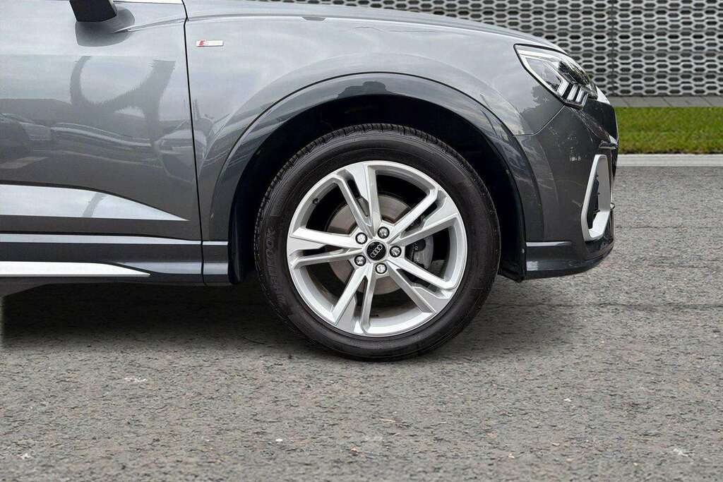 Audi Q3 35 Tfsi S Line S Tronic Leather 2025 Grey #4