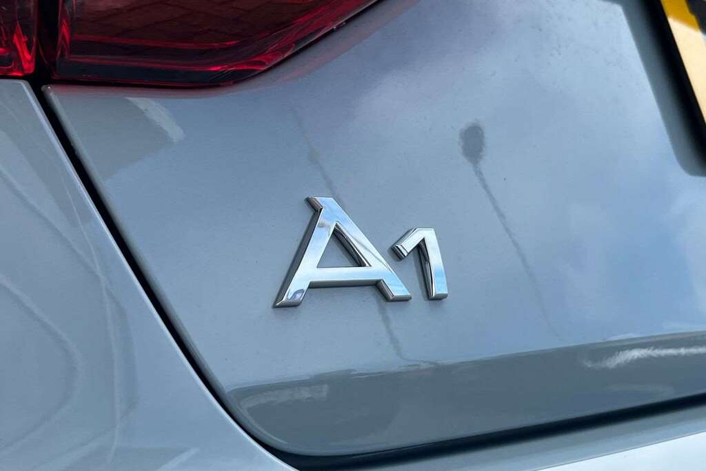 Audi A1 1.0 Tfsi 30 S Line Sportback S Tronic Black #30