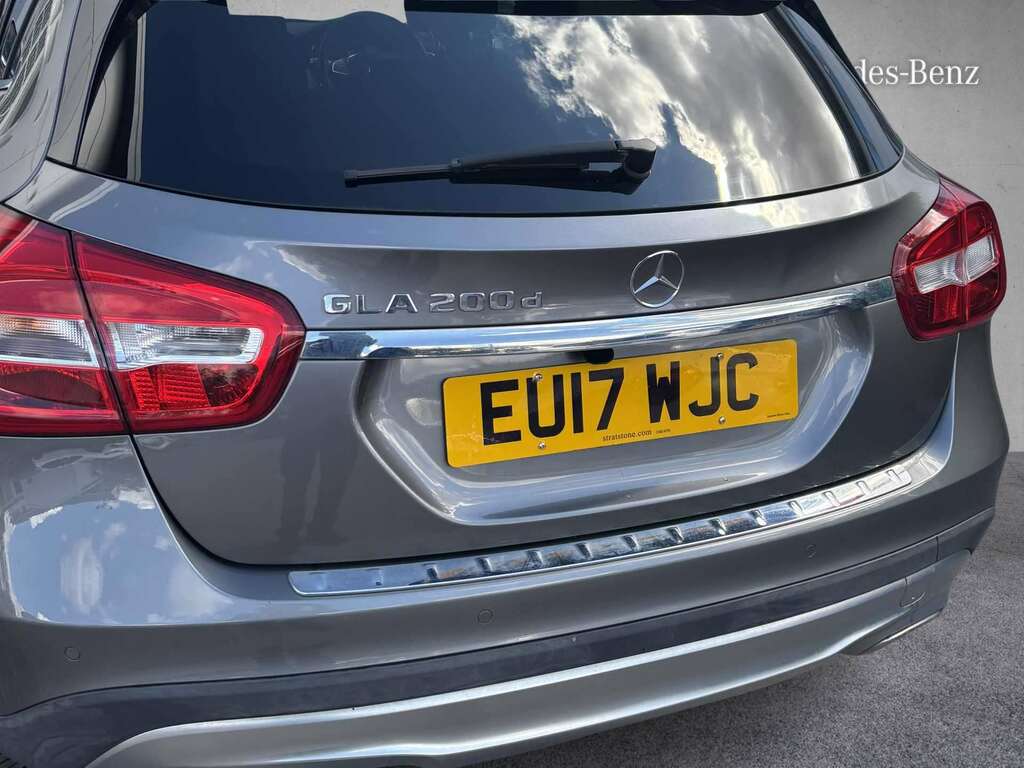 Mercedes-Benz GLA Class 200 Amg Line Suv Euro 6 Ss 1 Black #8