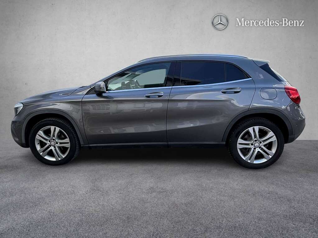 Mercedes-Benz GLA Class 200D Sport Executive 2017 Grey #4