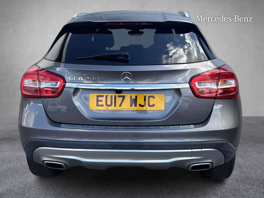 Mercedes-Benz GLA Class 200D Sport Executive 2017 Grey #3