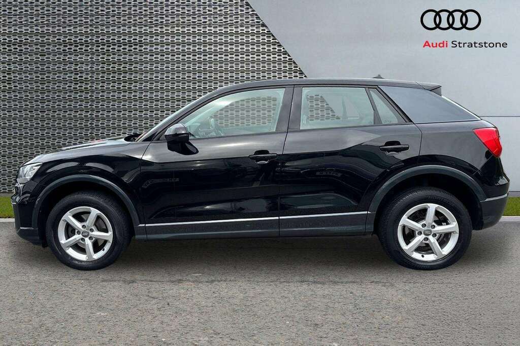 Audi Q2 30 Tfsi Se 2019 Black #3
