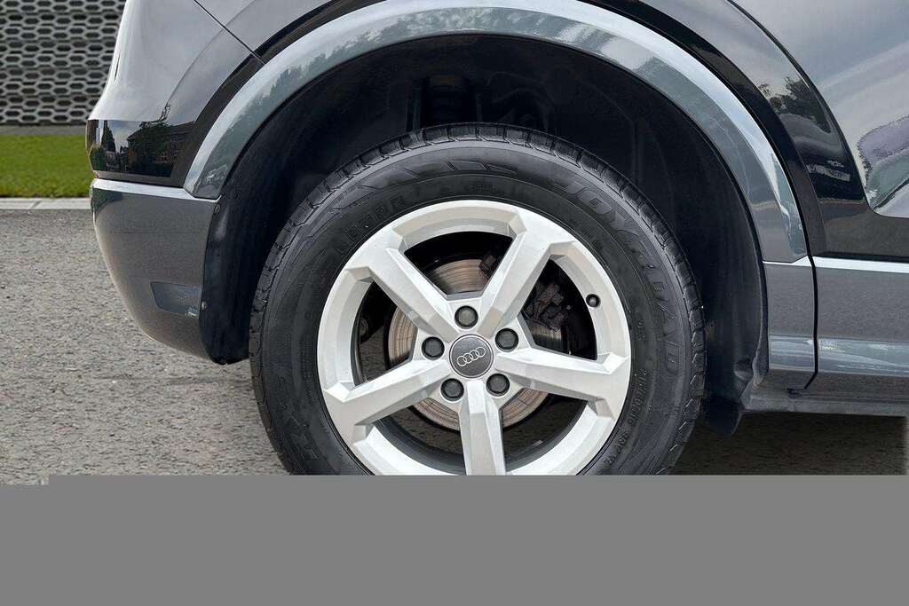 Audi Q2 30 Tfsi Se 2019 Black #4