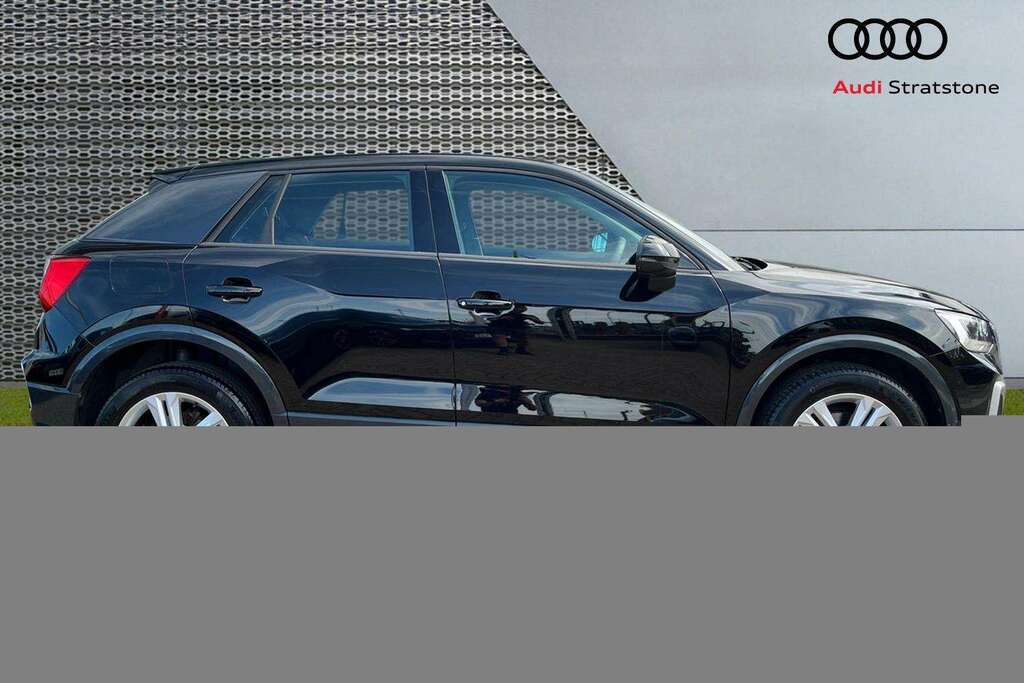 Audi Q2 30 Tfsi Sport 2023 Black #4