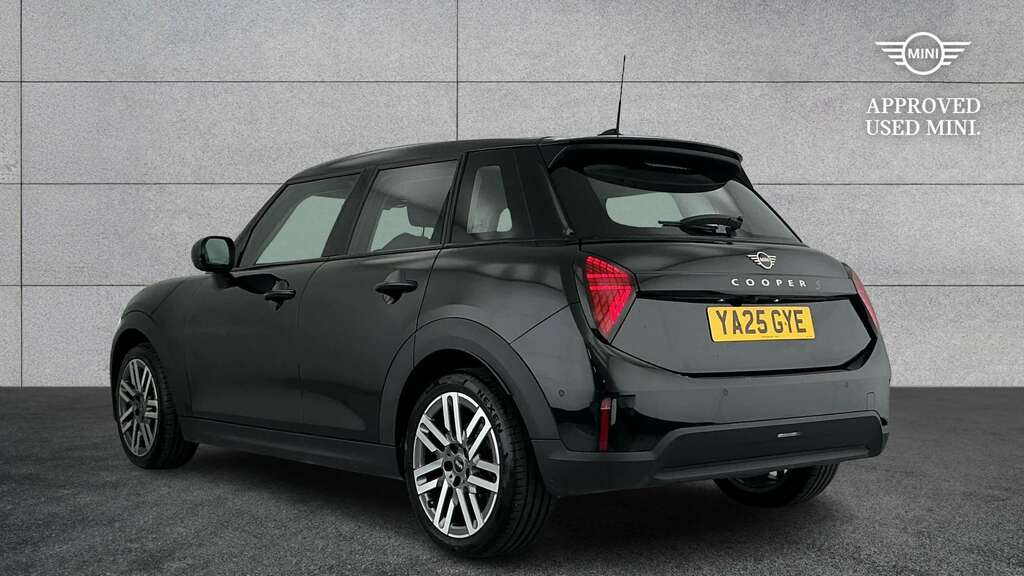 Mini Hatch 2.0 S Classic 2025 YA25GYE Black #2