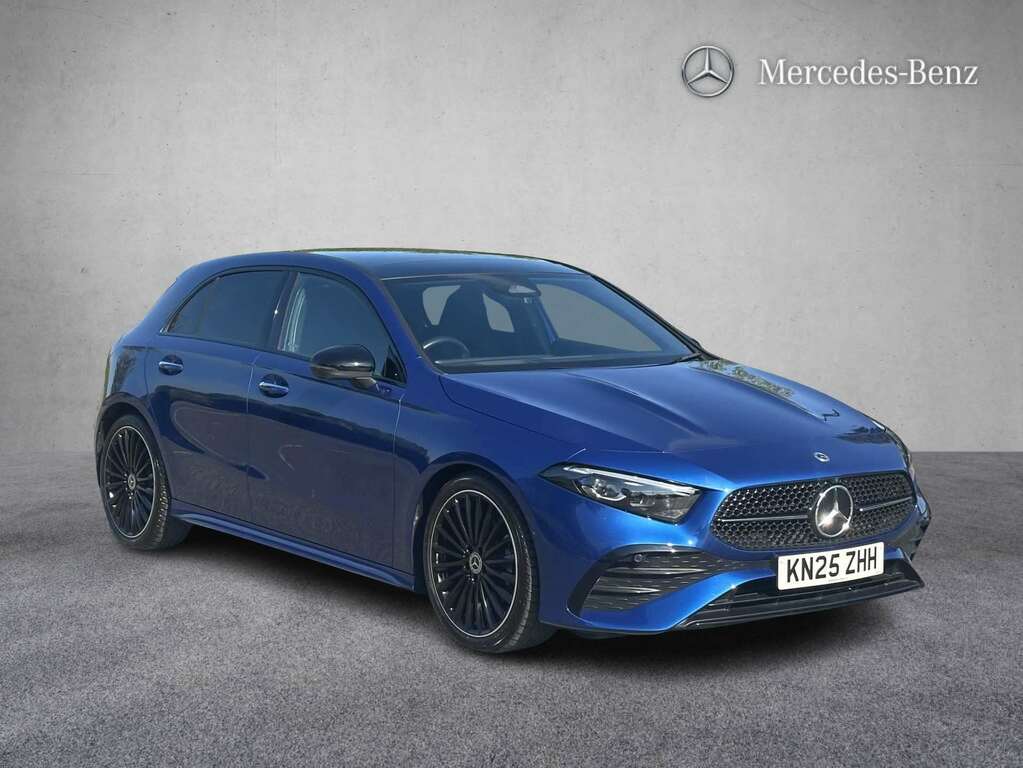Mercedes-Benz A Class A180 Amg Line Premium Plus 2025 Blue