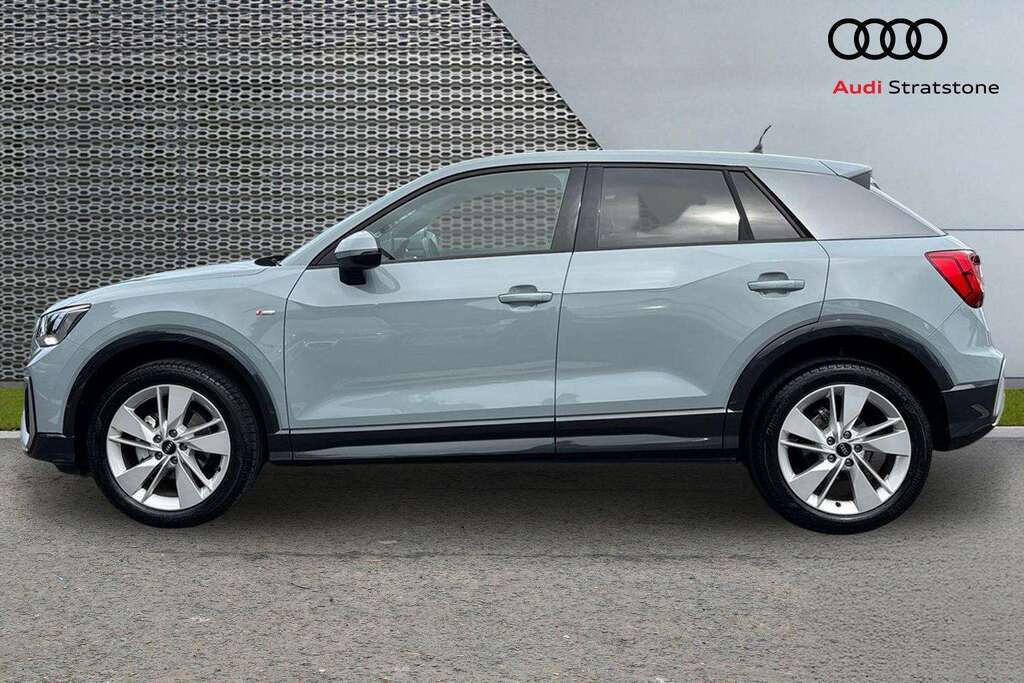 Audi Q2 35 Tfsi S Line S Tronic 2025 Grey #4