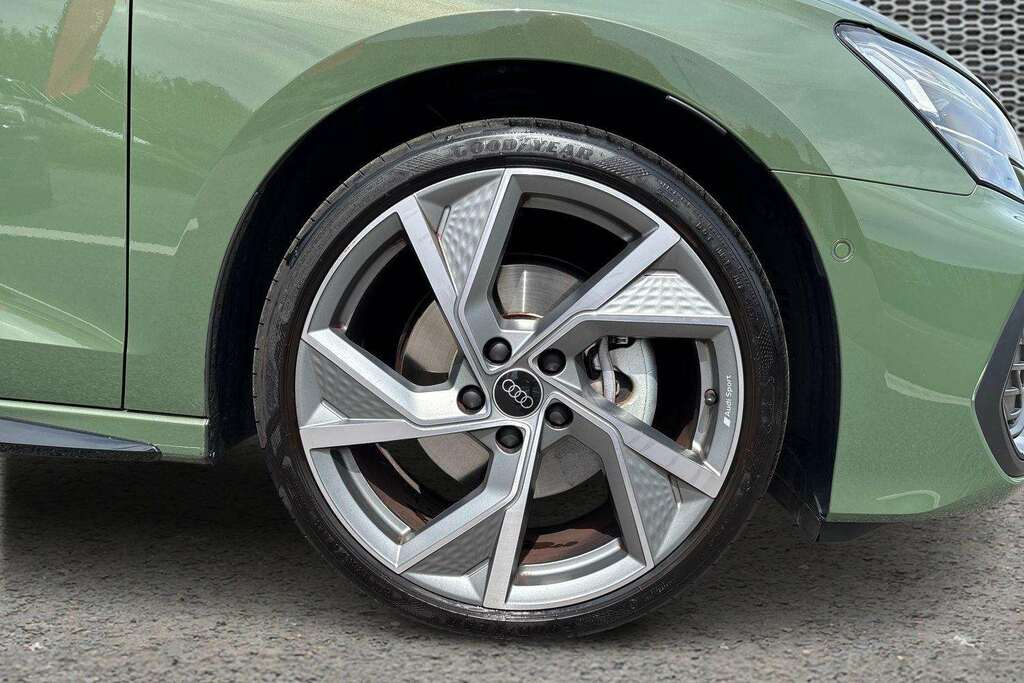 Audi A3 1.5 Tfsi 150 Black Edition S Tronic 2025 MV75LWA Green #4
