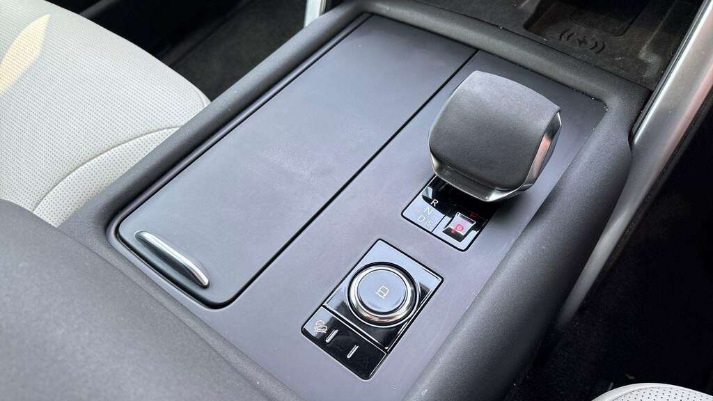 Land Rover Discovery 3.0 D300 R-dynamic Se 2023 KT23XXA Silver #3