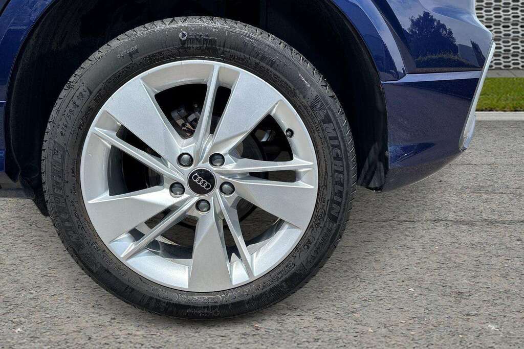 Audi Q2 30 Tfsi S Line 2023 MC23LHP Blue #6