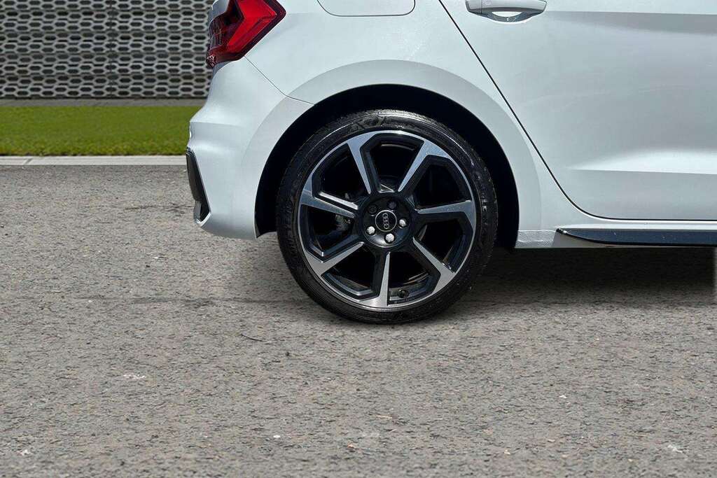 Audi A1 30 Tfsi 110 Black Edition 2023 EF23FTZ White #6
