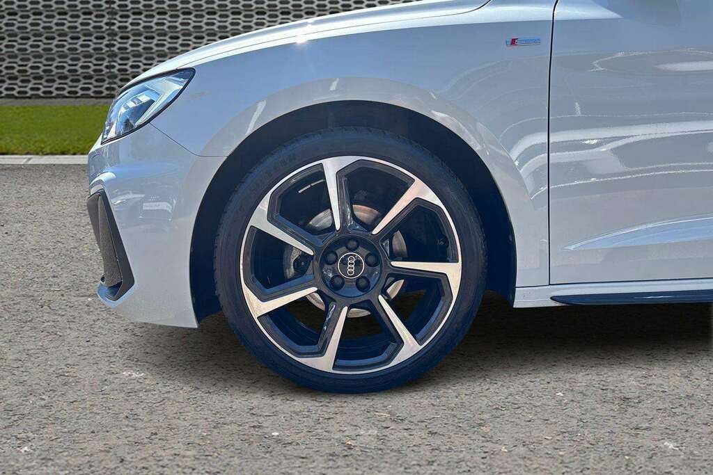 Audi A1 30 Tfsi 110 Black Edition 2023 EF23FTZ White #5
