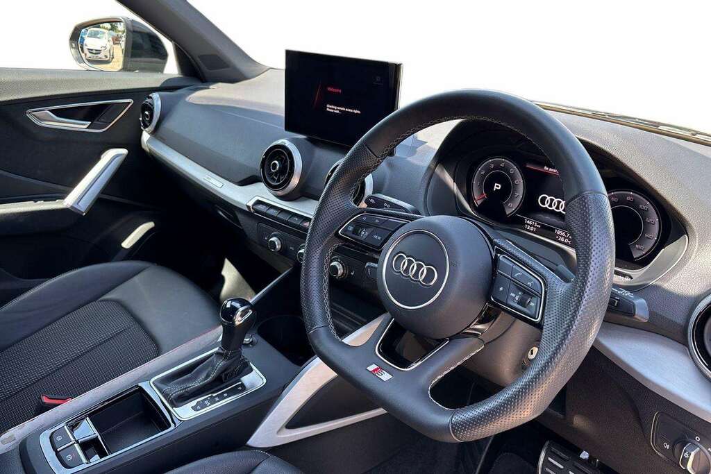 Audi Q2 35 Tfsi Black Edition S Tronic Tech 2024 LM24ZFE Black #2