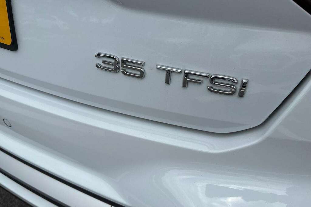 Audi Q2 35 Tfsi S Line S Tronic 2025 MV75LZE White #6