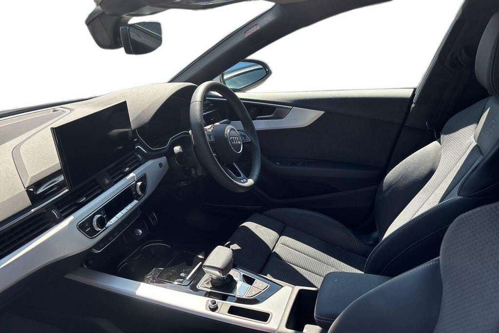 Audi A5 35 Tfsi S Line S Tronic Comfortsound 2023 Black #2