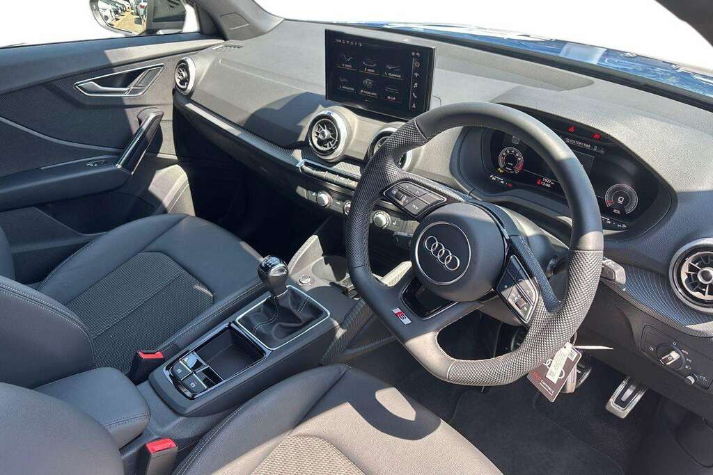 Audi Q2 30 Tfsi 116 Black Edition 2026 LS26UHD Blue #6