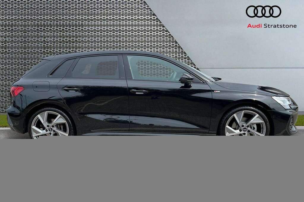 Audi A3 1.5 Tfsi 150 Black Edition S Tronic 2025 DF75HYP Black #4