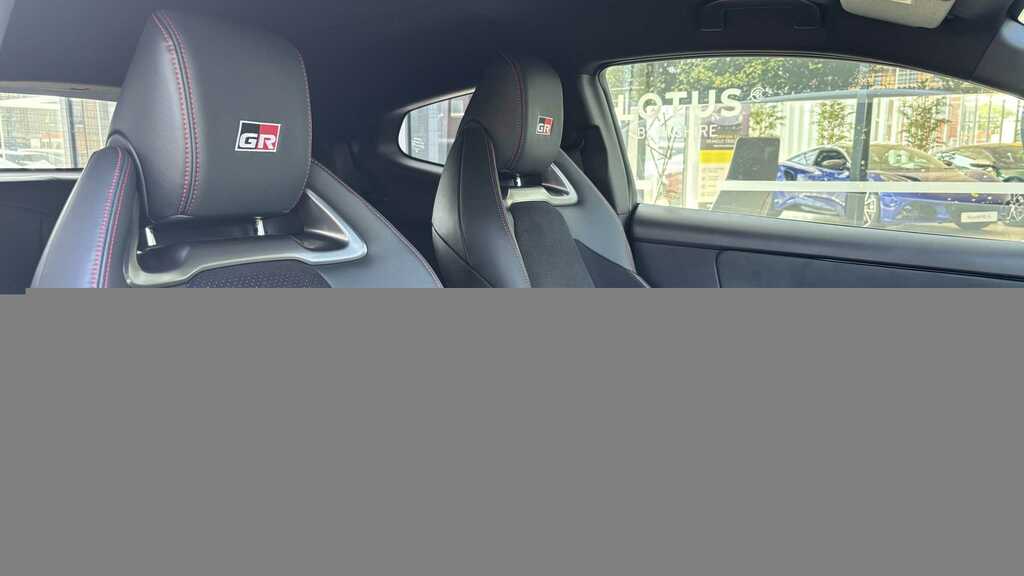Toyota Yaris 1.6 Awd Circuit Pack 2021 White #6