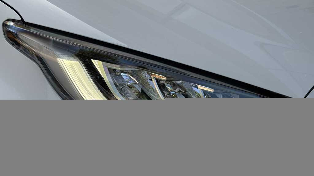 Toyota Yaris 1.6 Awd Circuit Pack 2021 White #2