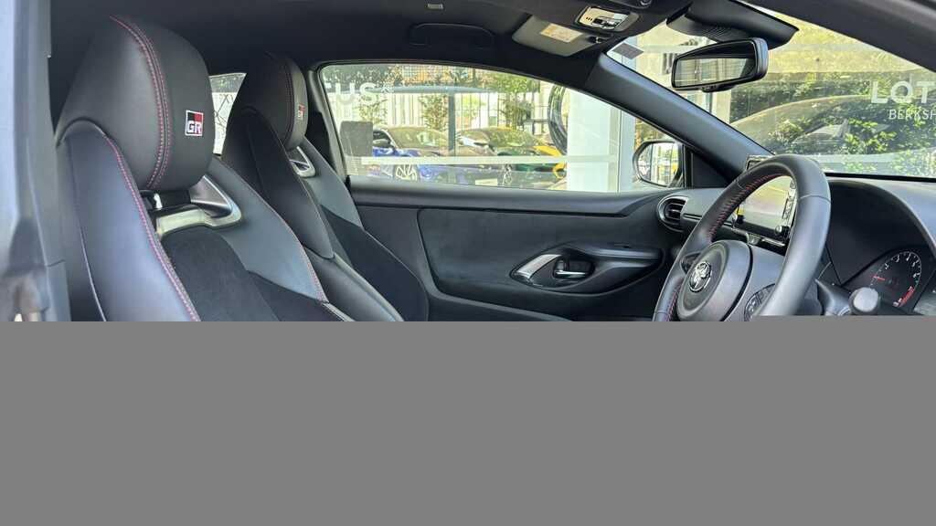 Toyota Yaris 1.6 Awd Circuit Pack 2021 White #5