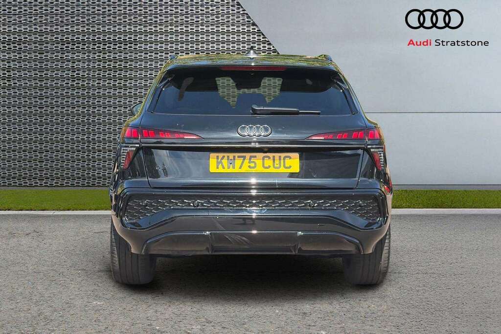 Audi Q3 1.5 Tfsi Edition 1 S Tronic 2026 KW75CUC Black #4