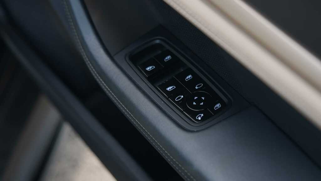 Porsche Taycan Turbo 2020 LX70OAS Grey #5