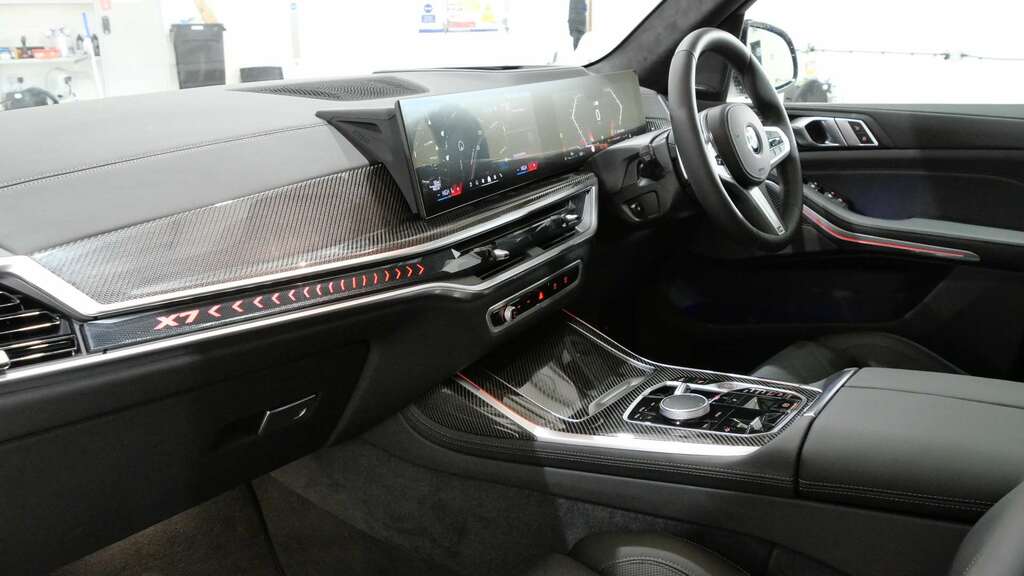 BMW X7 Xdrive40d Mht M Sport Step 2026 Black #4