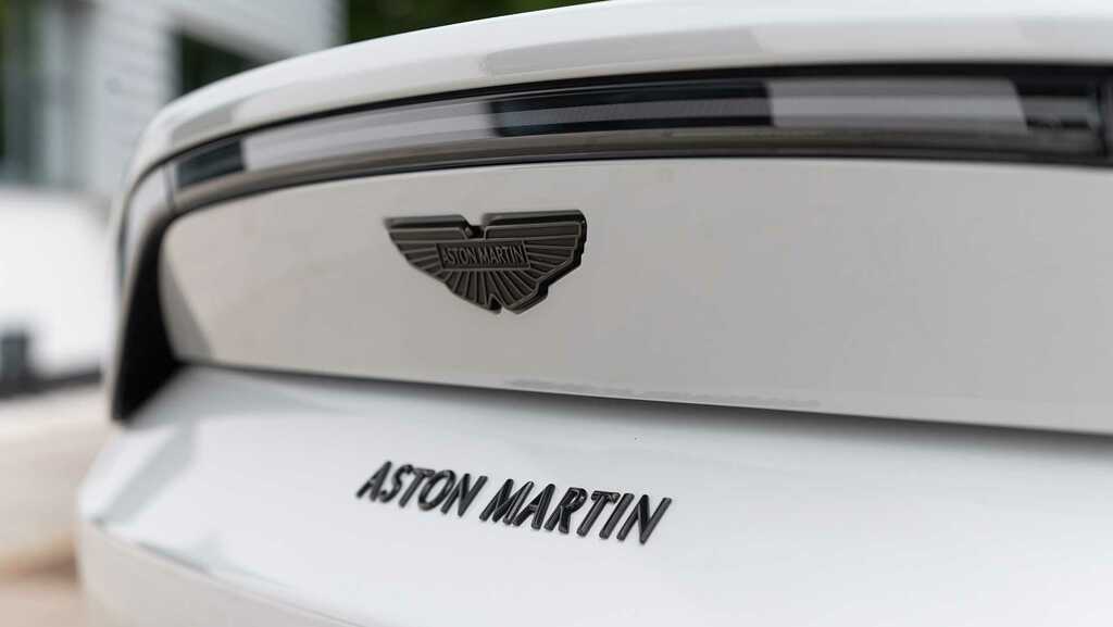 Aston Martin Vantage V8 2026 White #5