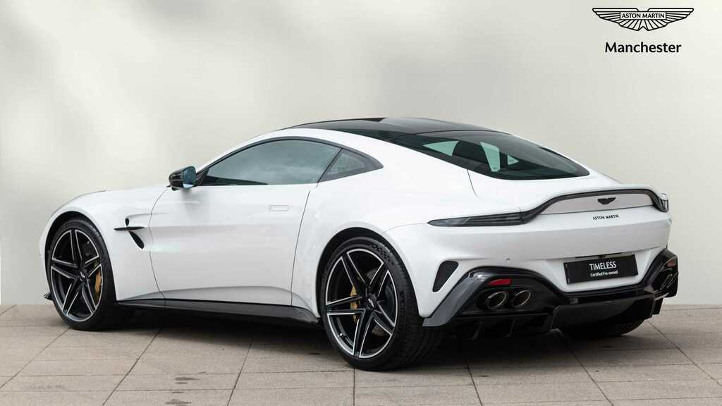 Aston Martin Vantage V8 2026 White