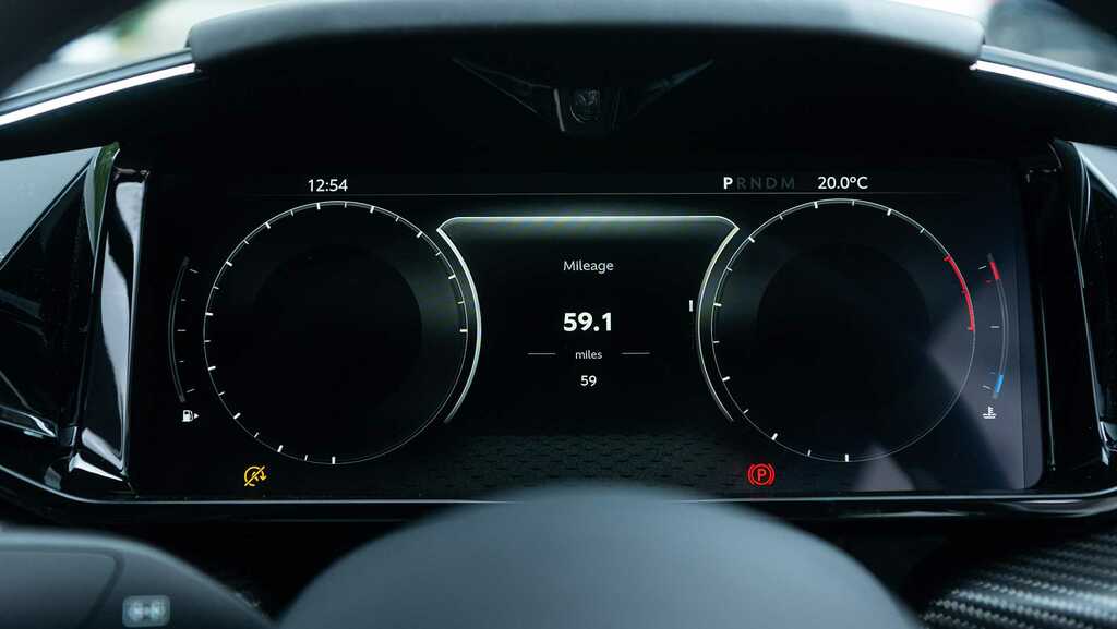 Aston Martin Vantage V8 2026 White #3