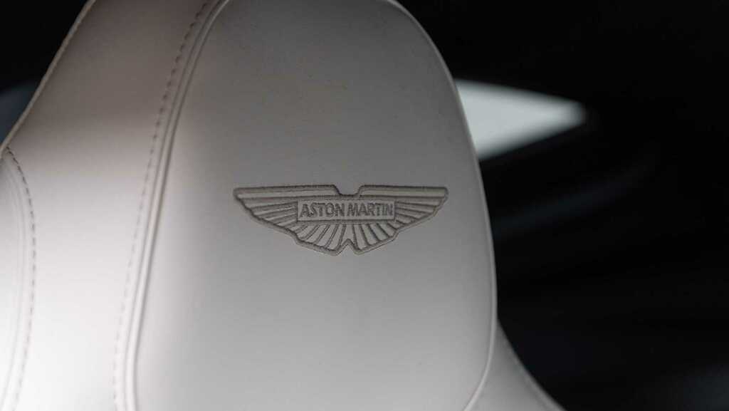 Aston Martin Vantage V8 2026 LJ26PBX Blue #3