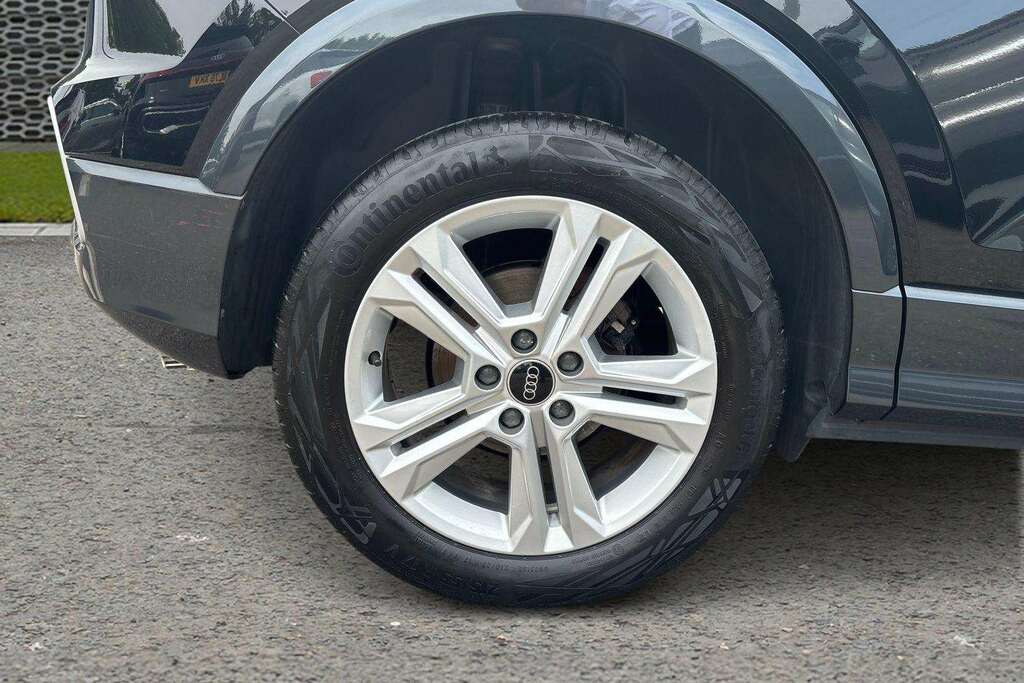 Audi Q2 30 Tfsi Sport 2023 MM23KWZ Black #3