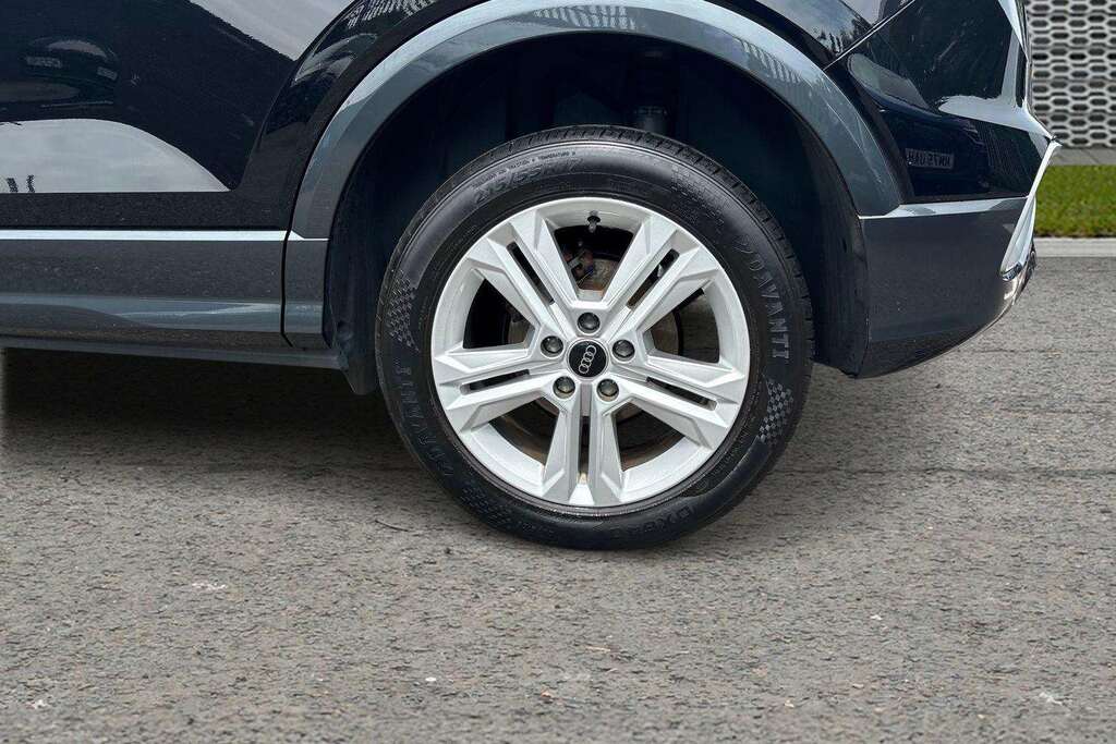 Audi Q2 30 Tfsi Sport 2023 MM23KWZ Black #5