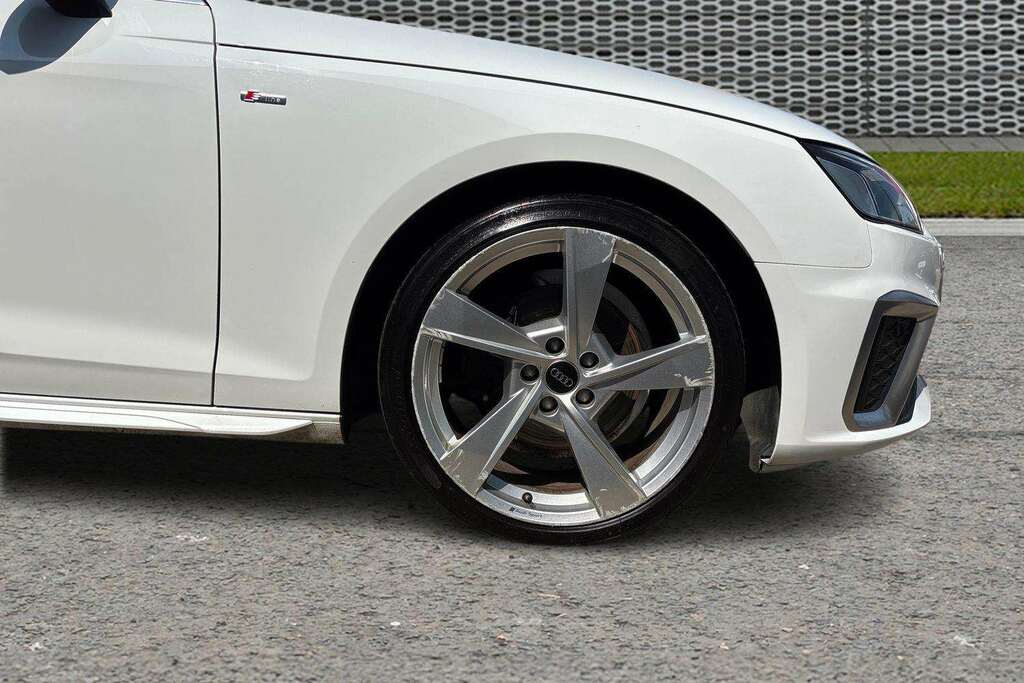 Audi A4 35 Tfsi S Line S Tronic 2024 KF73DNN White #4