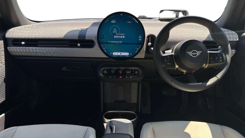 Mini Hatch 1.5 C Exclusive 2024 KR24WXJ Green #5