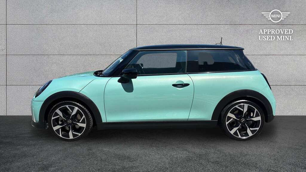 Mini Hatch 1.5 C Exclusive 2024 KR24WXJ Green #4