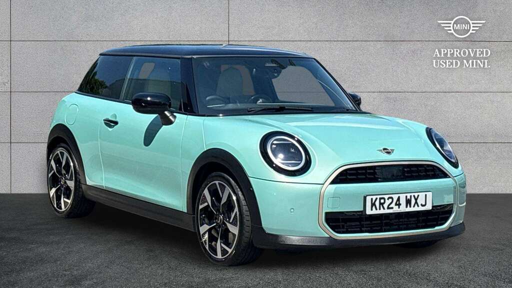 Mini Hatch 1.5 C Exclusive 2024 KR24WXJ Green