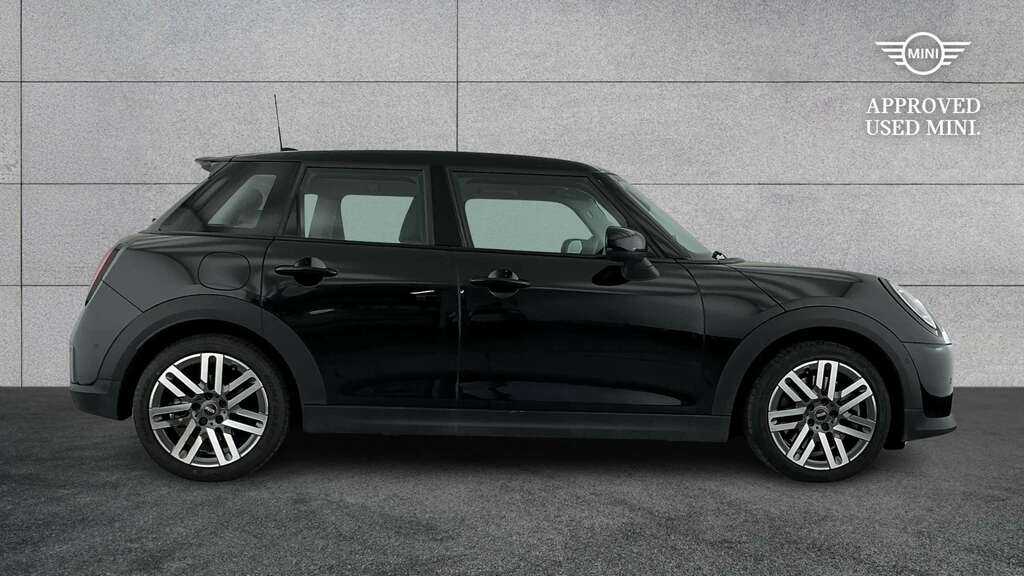 Mini Hatch 2.0 S Classic 2025 YA25GYP Black #2