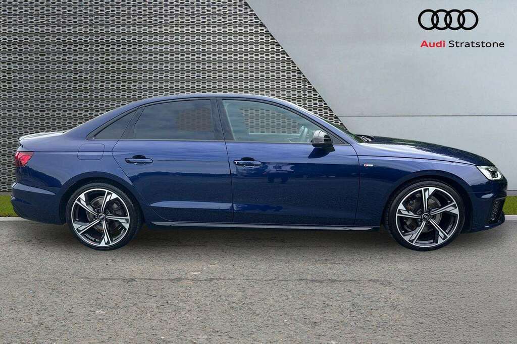 Audi A4 35 Tfsi Black Edition S Tronic 2023 Blue #4