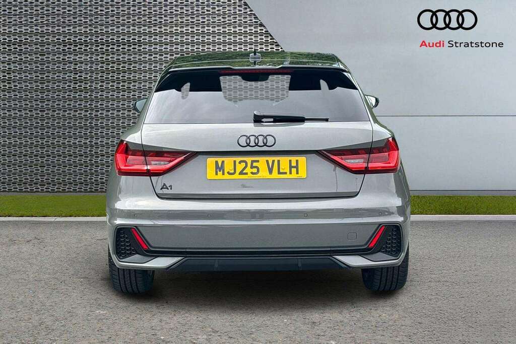 Audi A1 35 Tfsi Black Edition S Tronic 2025 MJ25VLH #5