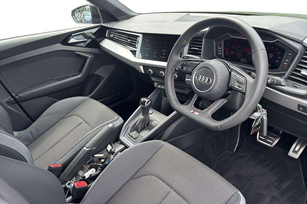Audi A1 35 Tfsi Black Edition S Tronic 2025 MJ25VLH #4