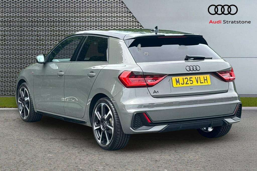 Audi A1 35 Tfsi Black Edition S Tronic 2025 MJ25VLH #2