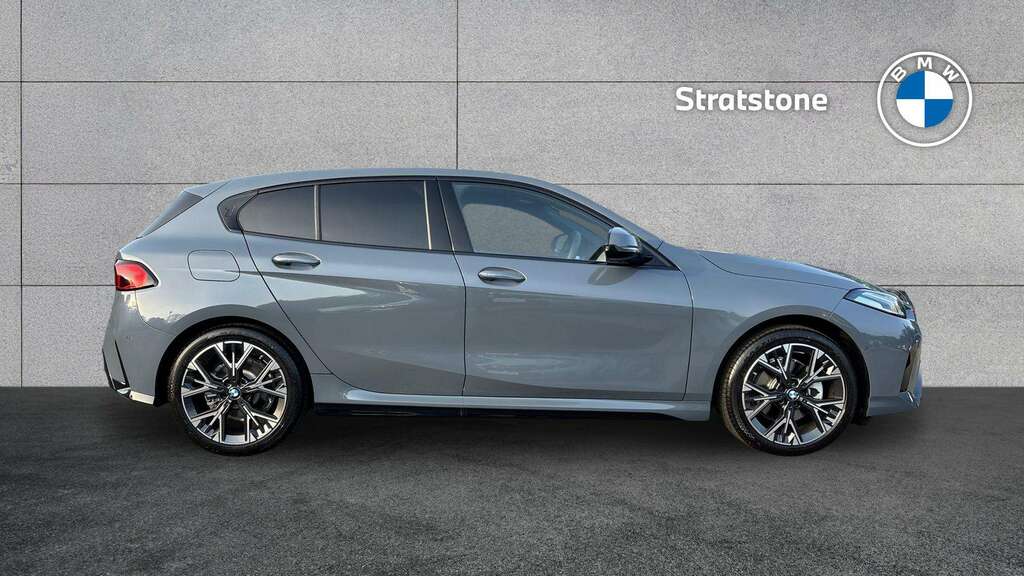 BMW 1 Series 120 M Sport Step 2026 AV26VKR #3