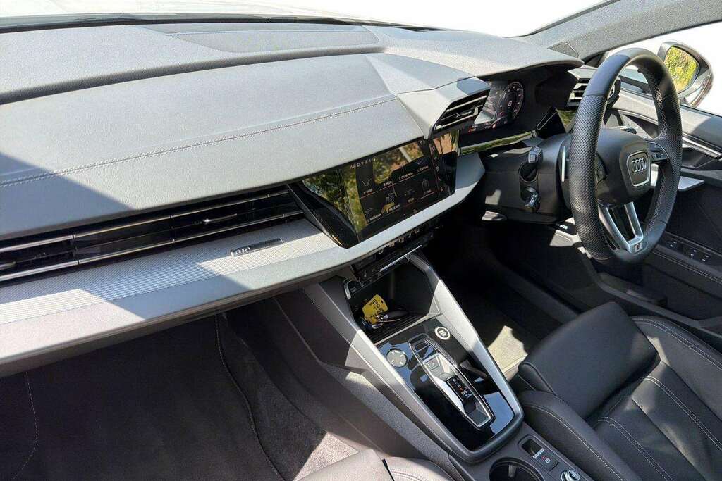 Audi A3 1.5 Tfsi 150 S Line S Tronic 2025 KW75RUJ White #2