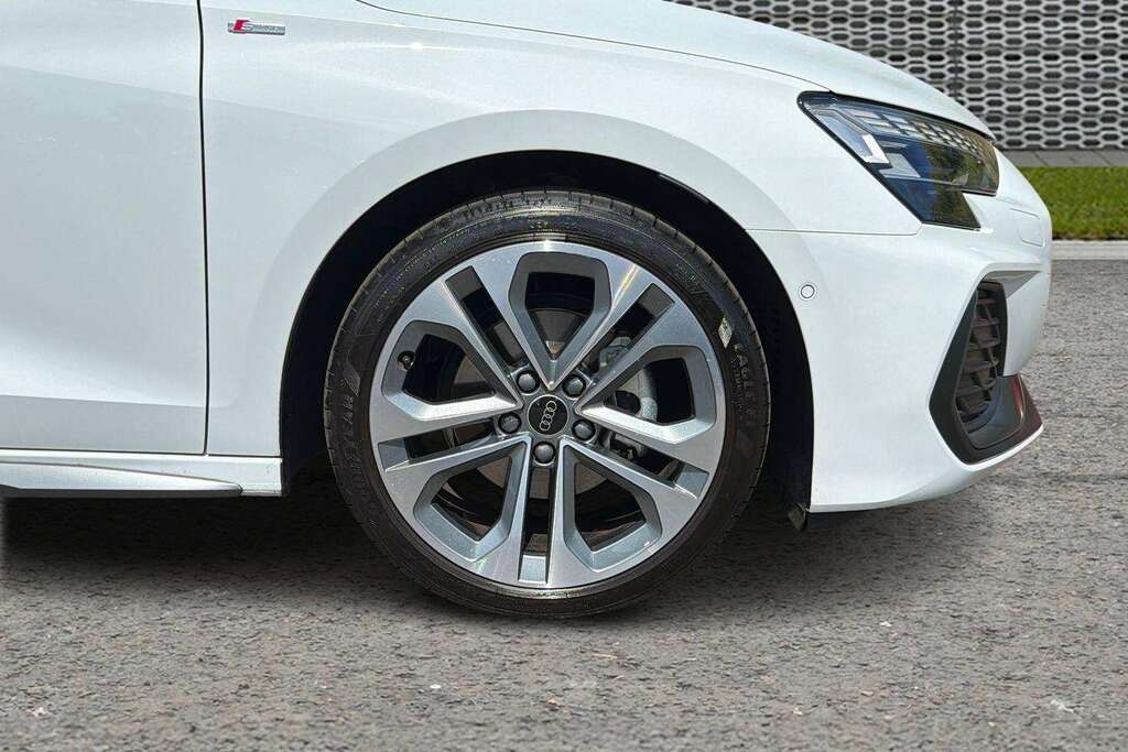 Audi A3 1.5 Tfsi 150 S Line S Tronic 2025 KW75RUJ White #6