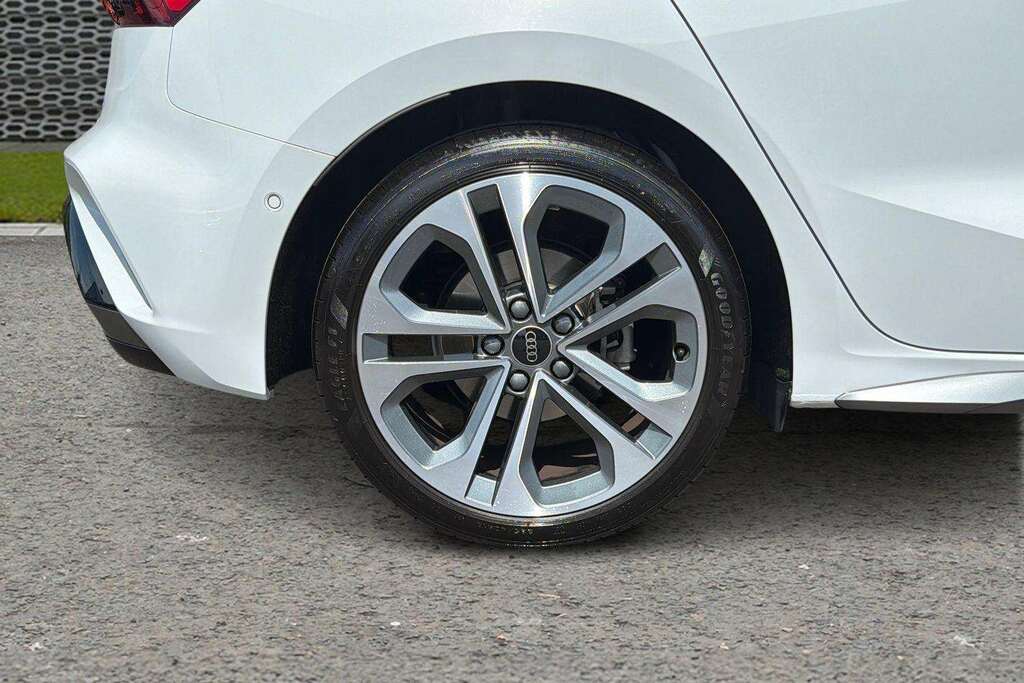 Audi A3 1.5 Tfsi 150 S Line S Tronic 2025 KW75RUJ White #5