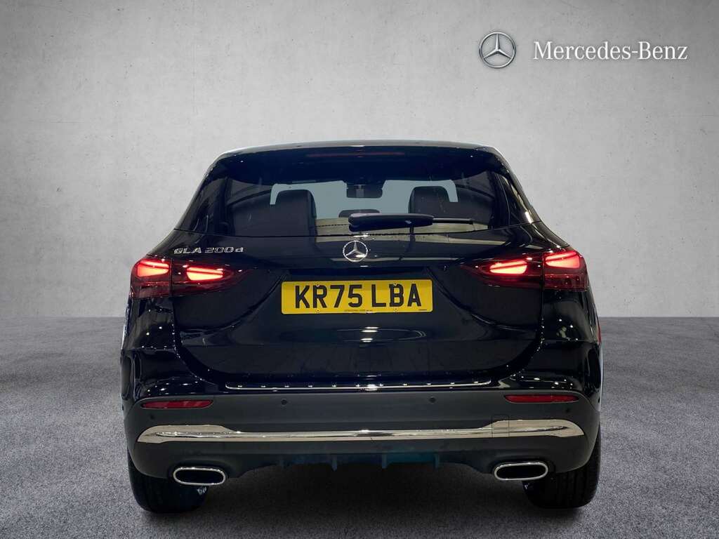 Mercedes-Benz GLA Class 200D Amg Line Executive 2025 KR75LBA Black #5
