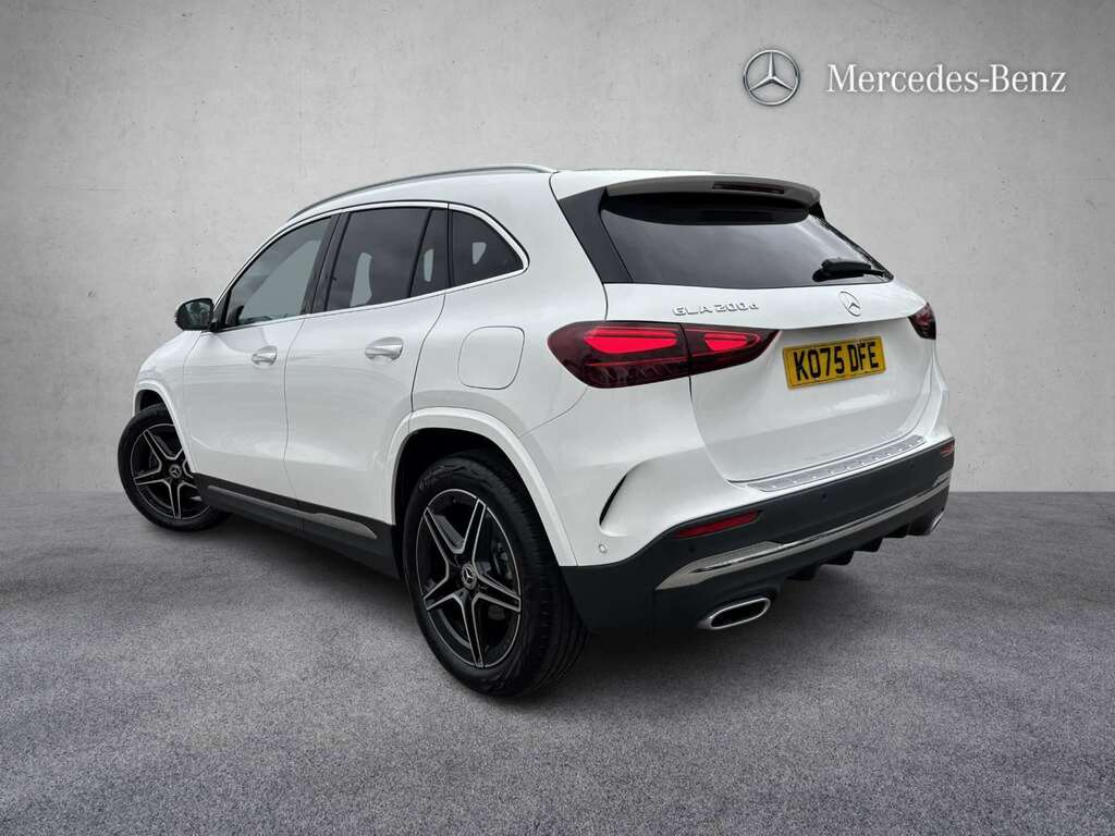 Mercedes-Benz GLA Class 200D Amg Line Executive 2026 KO75DFE White #2