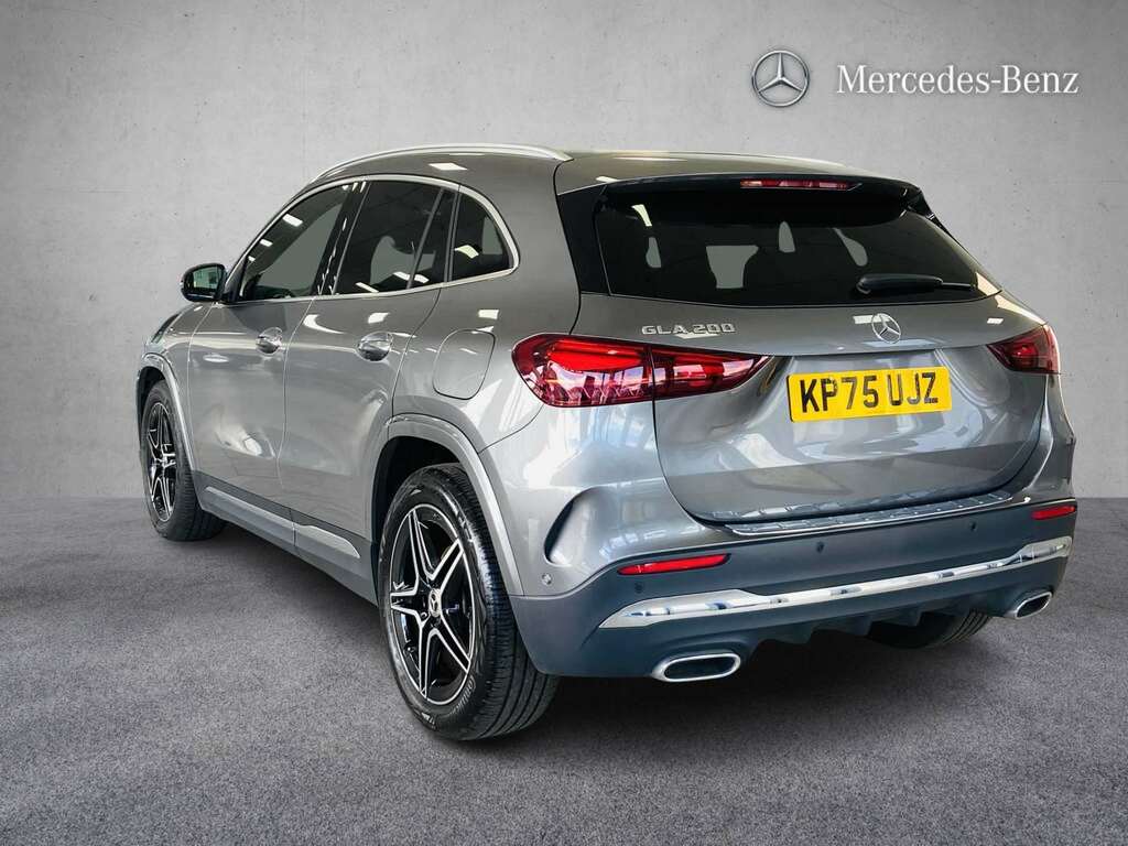 Mercedes-Benz GLA Class 200 Amg Line Executive 2025 Grey #4