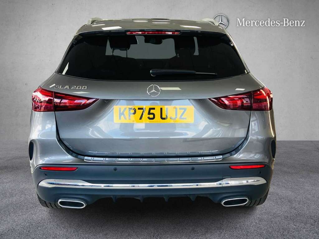 Mercedes-Benz GLA Class 200 Amg Line Executive 2025 Grey #5